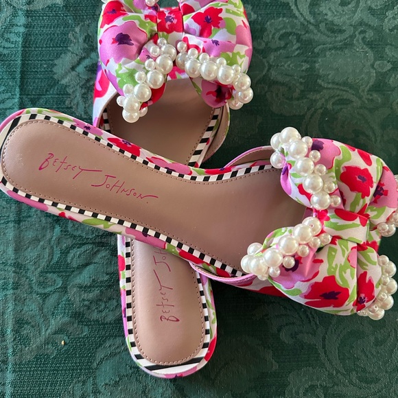 Betsy johnson pearl sandals size 9 - Picture 3 of 4